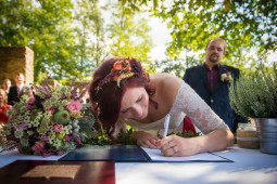 Svatební obřad - podpisy