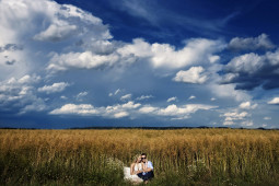 Petr a Šárka - svatební focení pod oblohou