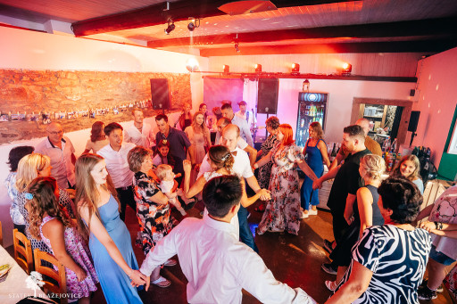 Svatební stodola a Statek Blažejovice - Katka a Jirka 2025 (web)-02462