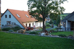 Celkový pohled na nádvoří - září 2012