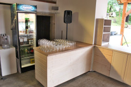 Nový venkovní bar (srpen 2017)